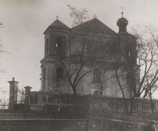 kosciol-przed-rozbudowa-1